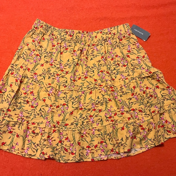Vero Moda boho yellow, green and red floral ruffled mini skirt NWT - Picture 3 of 9